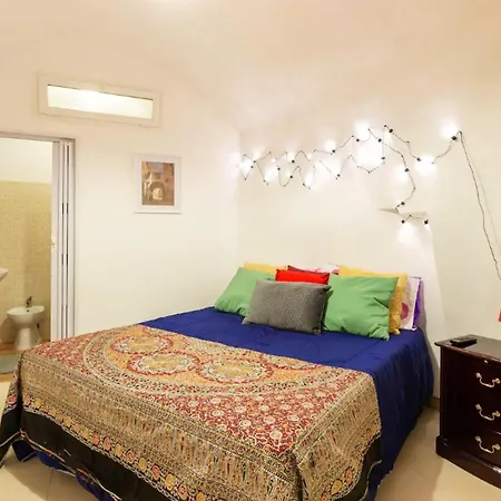 Appartement Charming In Bari's Centre - 50 M² - Parking *