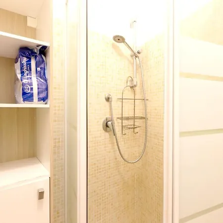 Charming In Bari's Centre - 50 M² - Parking Appartement *