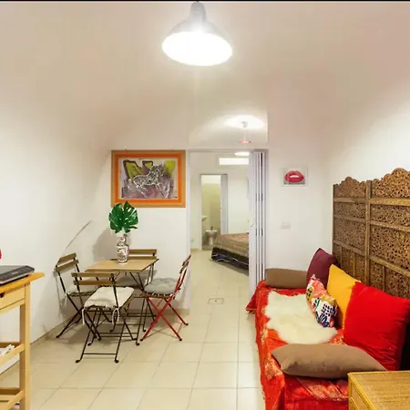 Charming In Bari's Centre - 50 M² - Parking Appartement *
