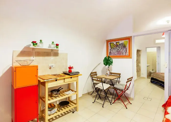 Charming In Bari's Centre - 50 M² - Parking Apartment